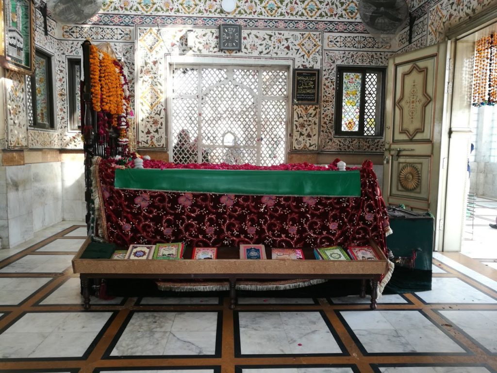 Bullah shah tomb